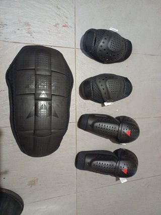 Protezioni x moto dainese