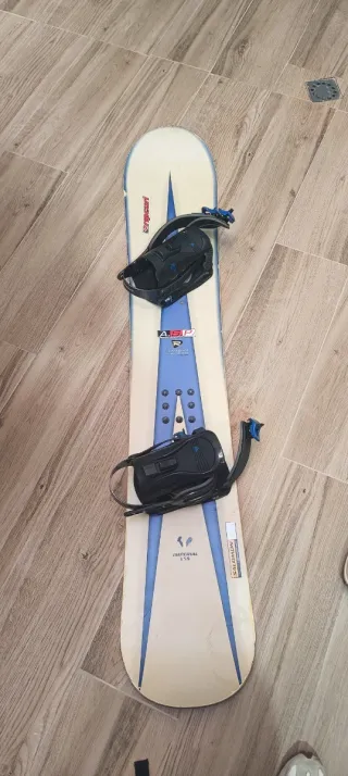 Tabla snow con sujeciones y funda.1'60