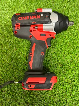 Llave de impacto 1800 n.m 2 baterias