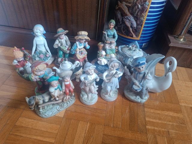 Figure decorative in porcellana