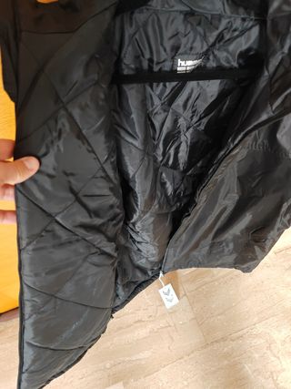 Abrigo impermeable Hummel