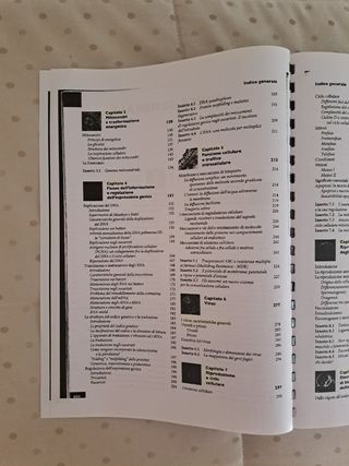 Libro di Biologia e Genetica