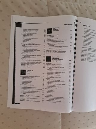 Libro di Biologia e Genetica