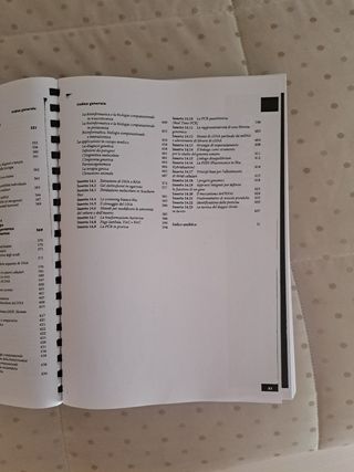 Libro di Biologia e Genetica