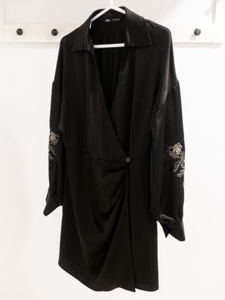 vestido marca ZARA (M) bordados y estética japones