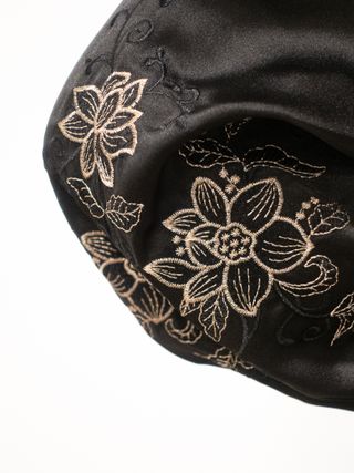 vestido marca ZARA (M) bordados y estética japones