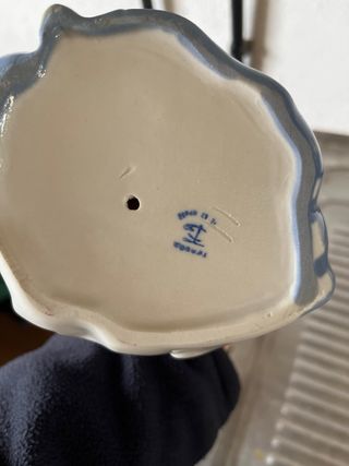 Pareja de figuras de porcelana