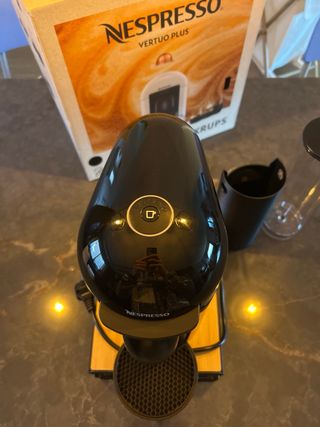 Cafetera Nespreso Vertuo Plus