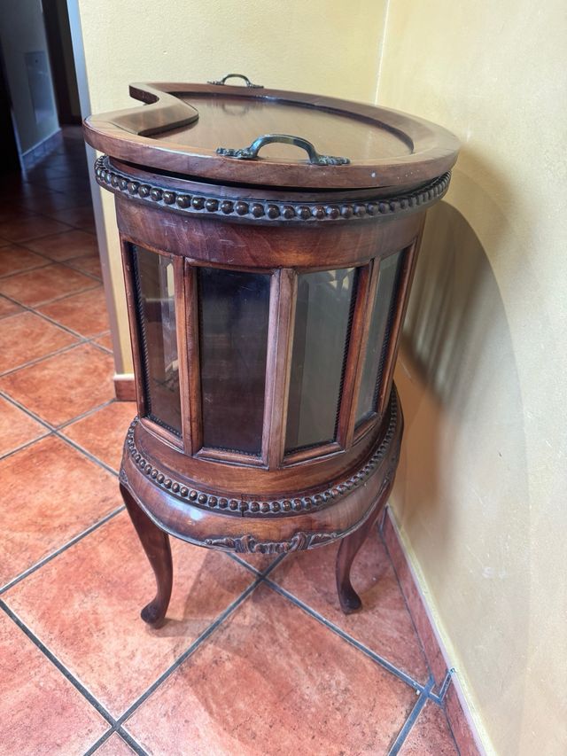MUEBLE LICORERA CON BANDEJA
