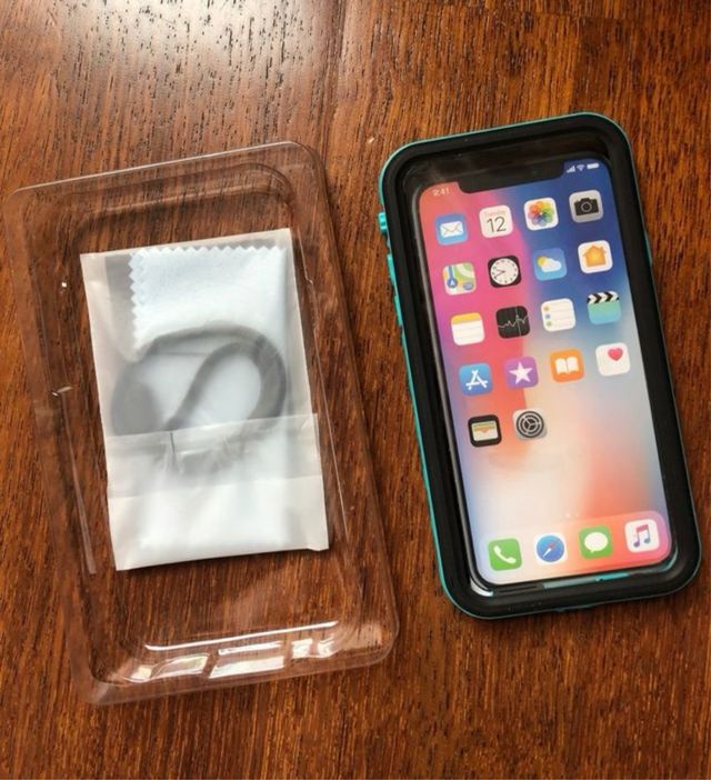 Carcasa de movil para el agua