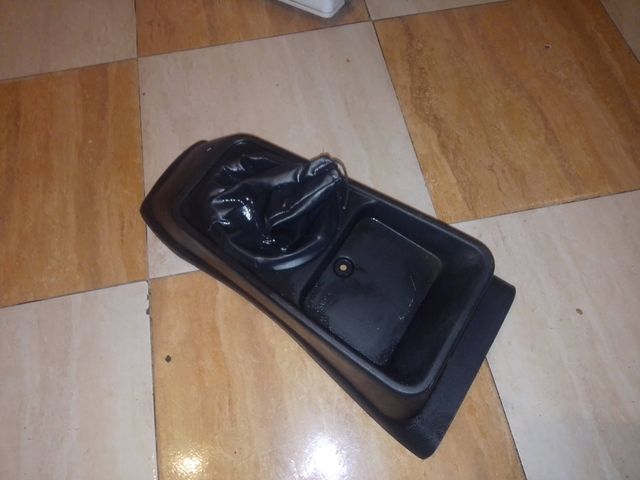 Vendo consola de salpicadero Seat 131