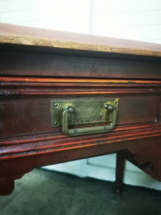 Antiguo escritorio de madera. Calidad