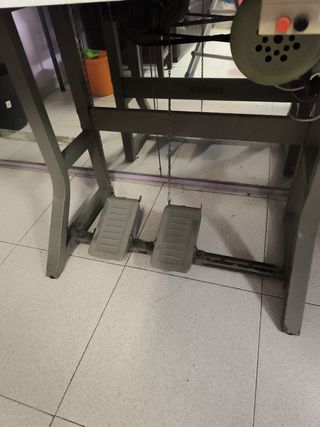 Maquina de coser singer