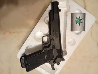 Pistola giocattolo nuova