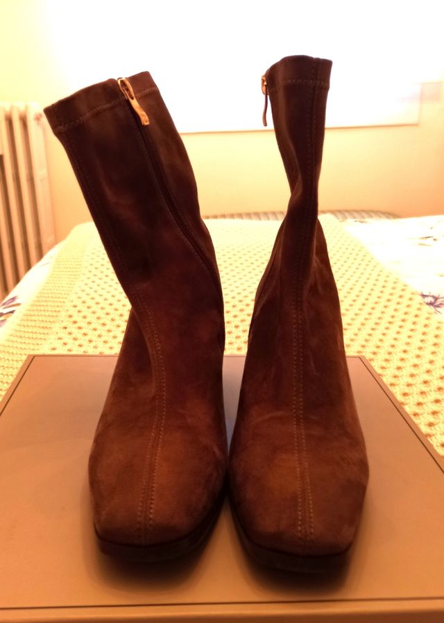 Botines ante Latouche nuevos