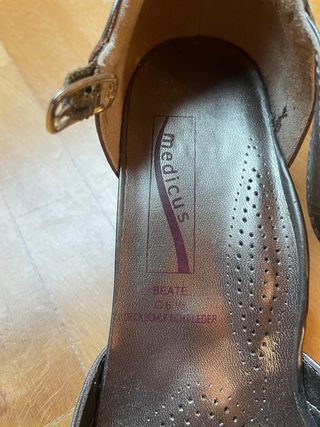 Scarpe da donna, solette ortopediche.