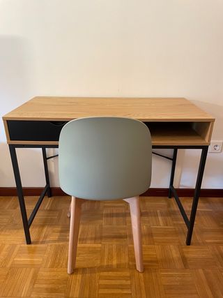 Conjunto de escritorio y silla
