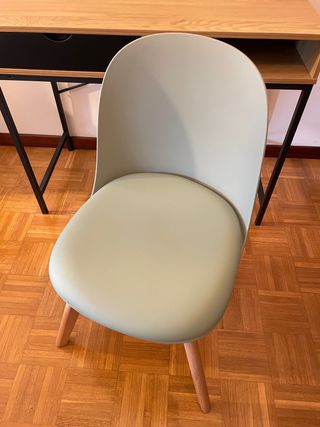 Conjunto de escritorio y silla