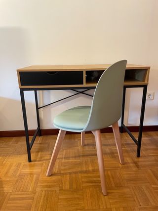 Conjunto de escritorio y silla