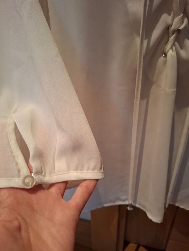 BLUSA ESCOTE V BLANCA