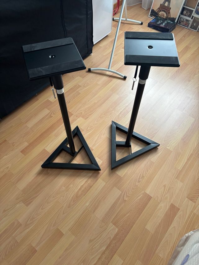 Soportes monitores de estudio