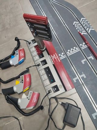 Scalextric pit box digital system