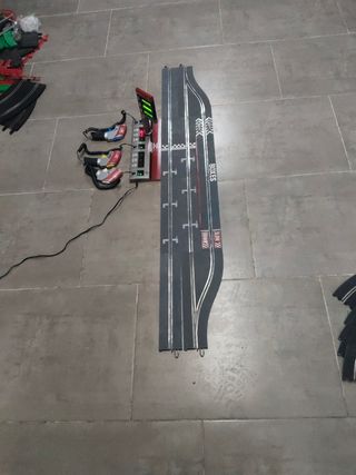 Scalextric pit box digital system
