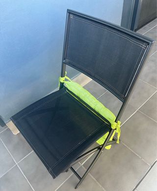 Mesa y sillas exteriores