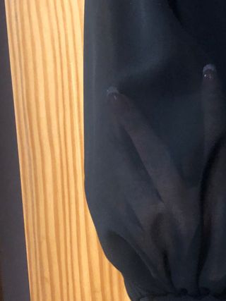 Bonita camisa joya negra de gasa. T única
