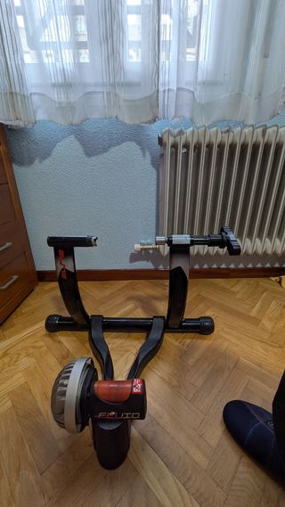 Rodillo Elite Crono Fluid y bici 
