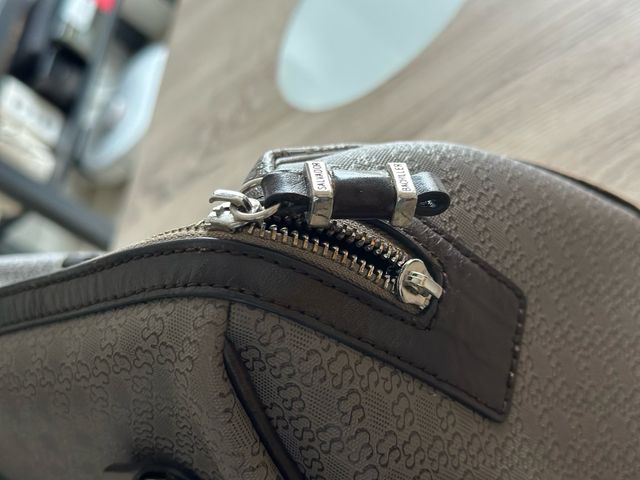 Bolso de mano salvador bachiller