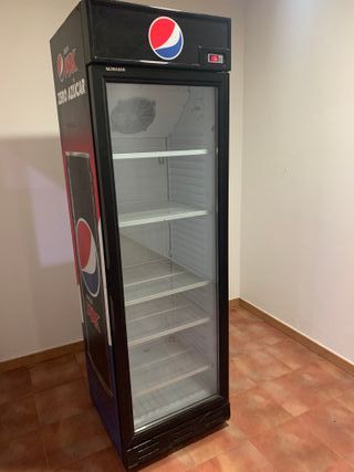NEVERA; EXPOSITOR VERTICAL PUBLICITARIA
