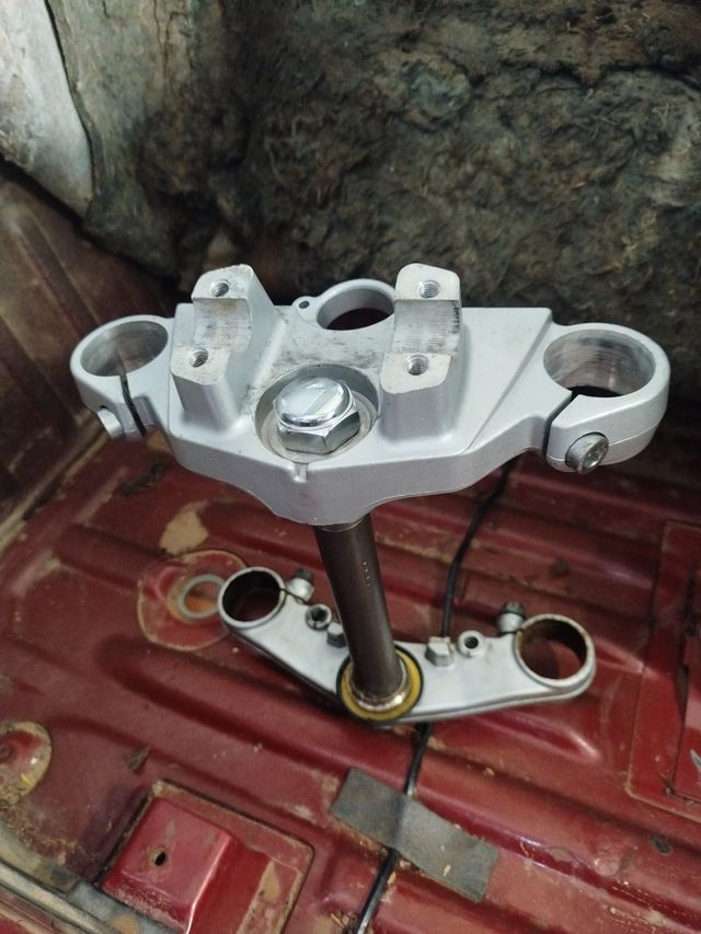 Tijas Honda Hornet pc36