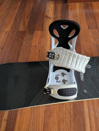 Tabla snowboard Burton y fijaciones