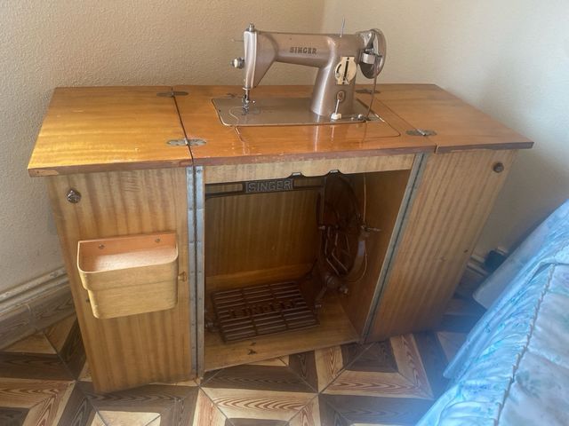 Maquina de coser singer