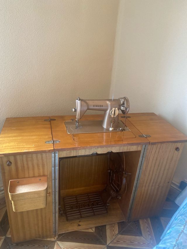 Maquina de coser singer
