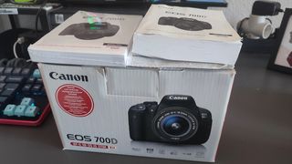 Canon700D con caja, objetivos y accesori