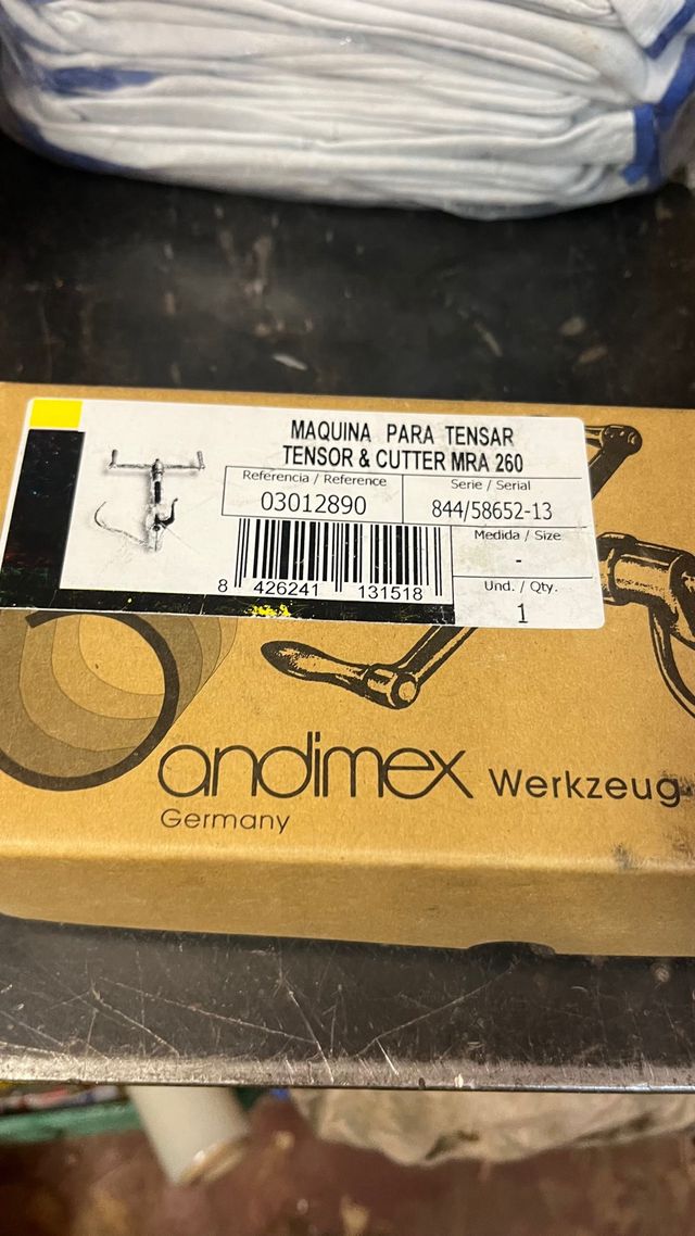 Máquina para tensar flejes