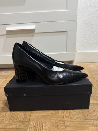 Zapato salón talla 39 Uterque