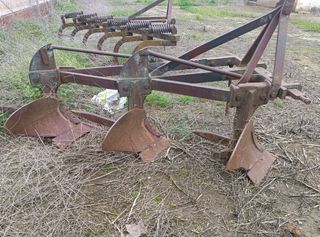 Arado de tractor