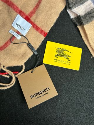 Burberry classic check cashmere unisex scarf