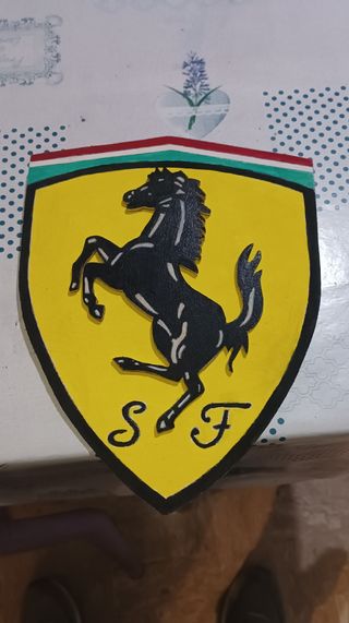 Gadgets in legno Ferrari 