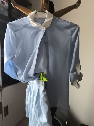 Conjunto falda y blusa azul celeste 