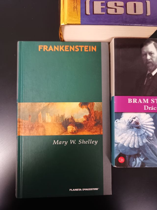 Pack clásicos terror: Frankenstein, IT, Drácula.