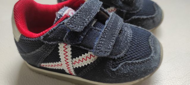 Deportiva Munich BABY serraje, azul y roja