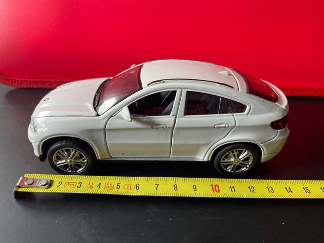 BMW X6 escala miniatura