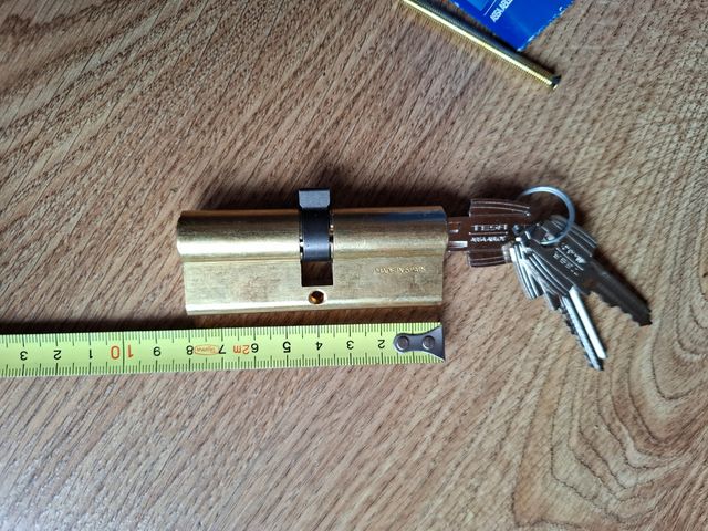 Bombillo Tesa de 80 milimetros 40+40