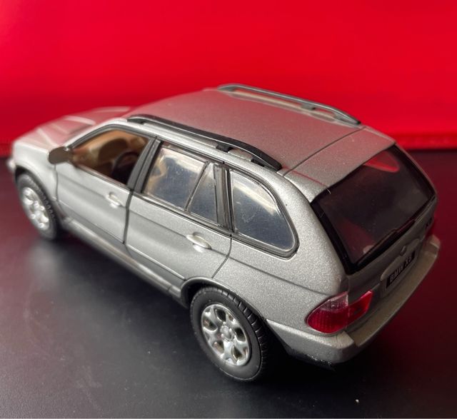 BMW X5 escala miniatura