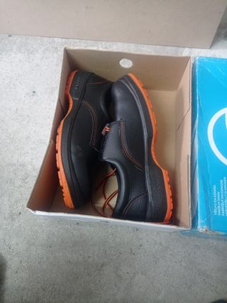 Zapato de seguridad robusta 43 