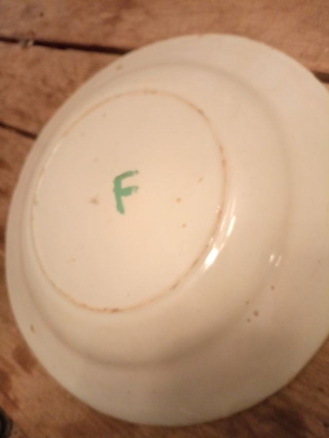 Vecchia ciotola grande